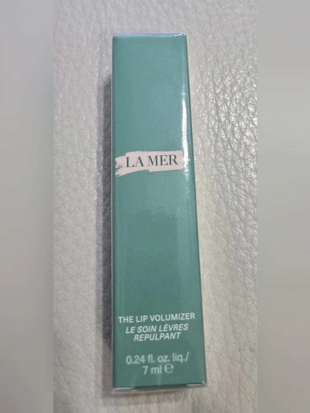 La Mer lip volumizer